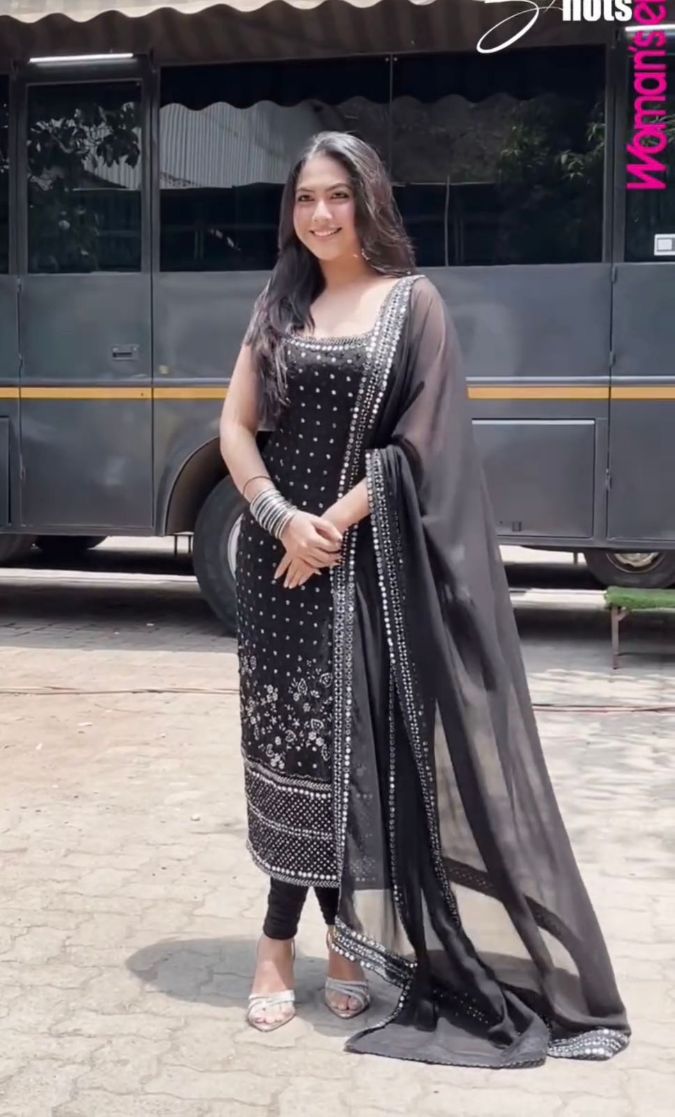 Attractive Black Georgette Thread Work Anarkali Suit