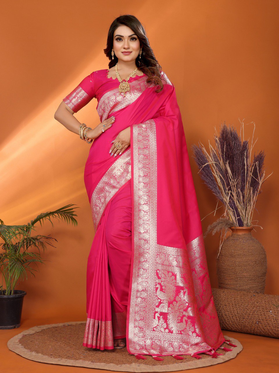 Glorious Pink Banarasi Silk Weaving Saree
