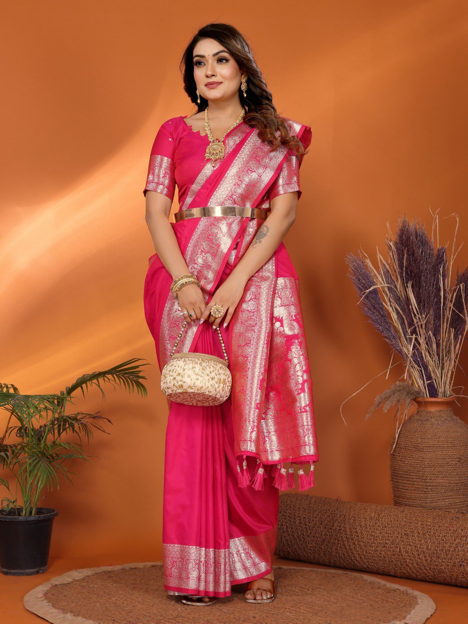 Glorious Pink Banarasi Silk Weaving Saree