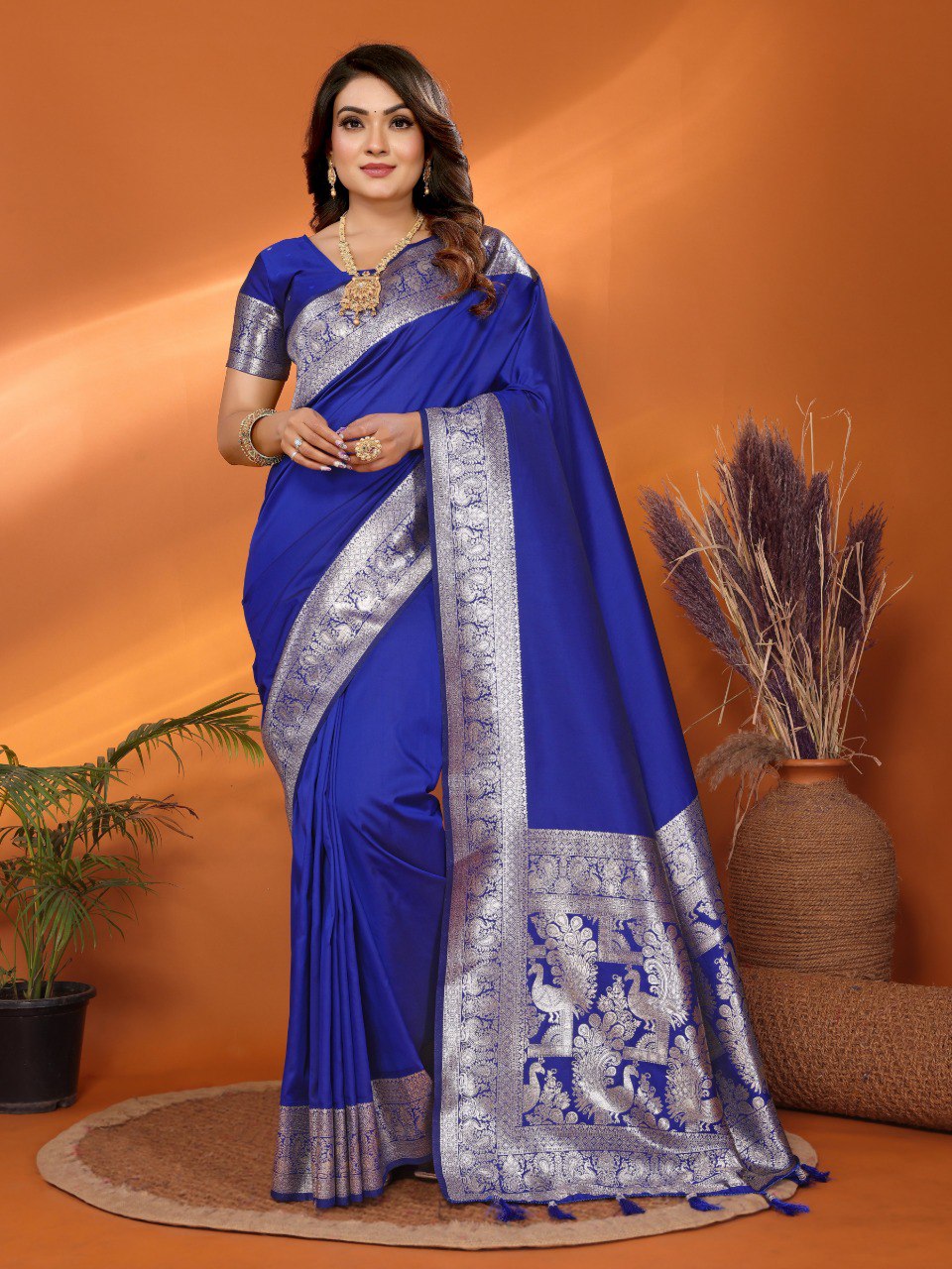 Glorious Pink Banarasi Silk Weaving Saree