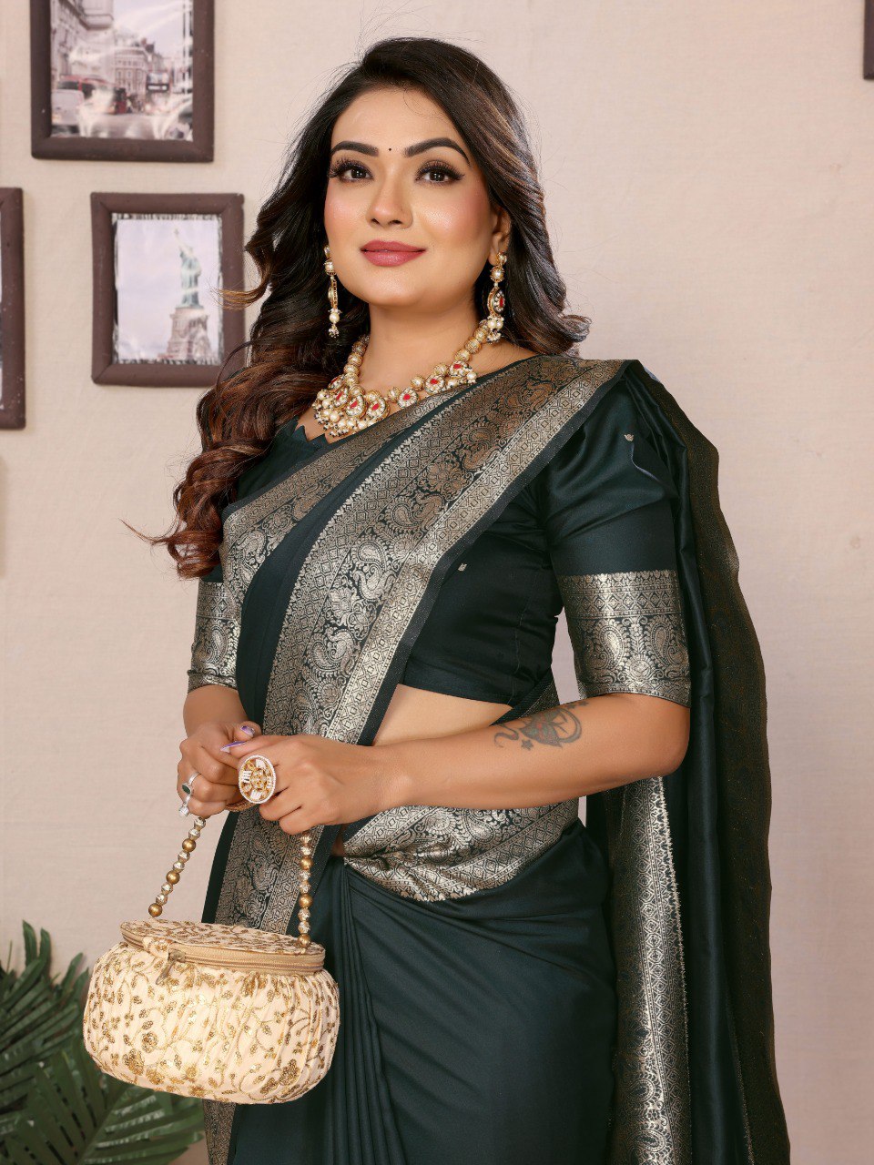Glorious Pink Banarasi Silk Weaving Saree