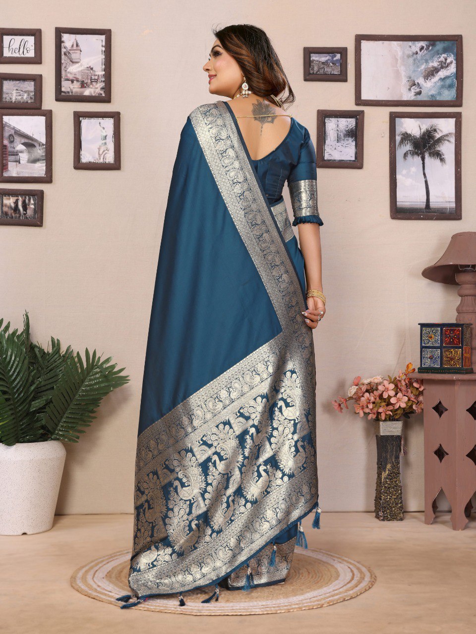 Glorious Pink Banarasi Silk Weaving Saree