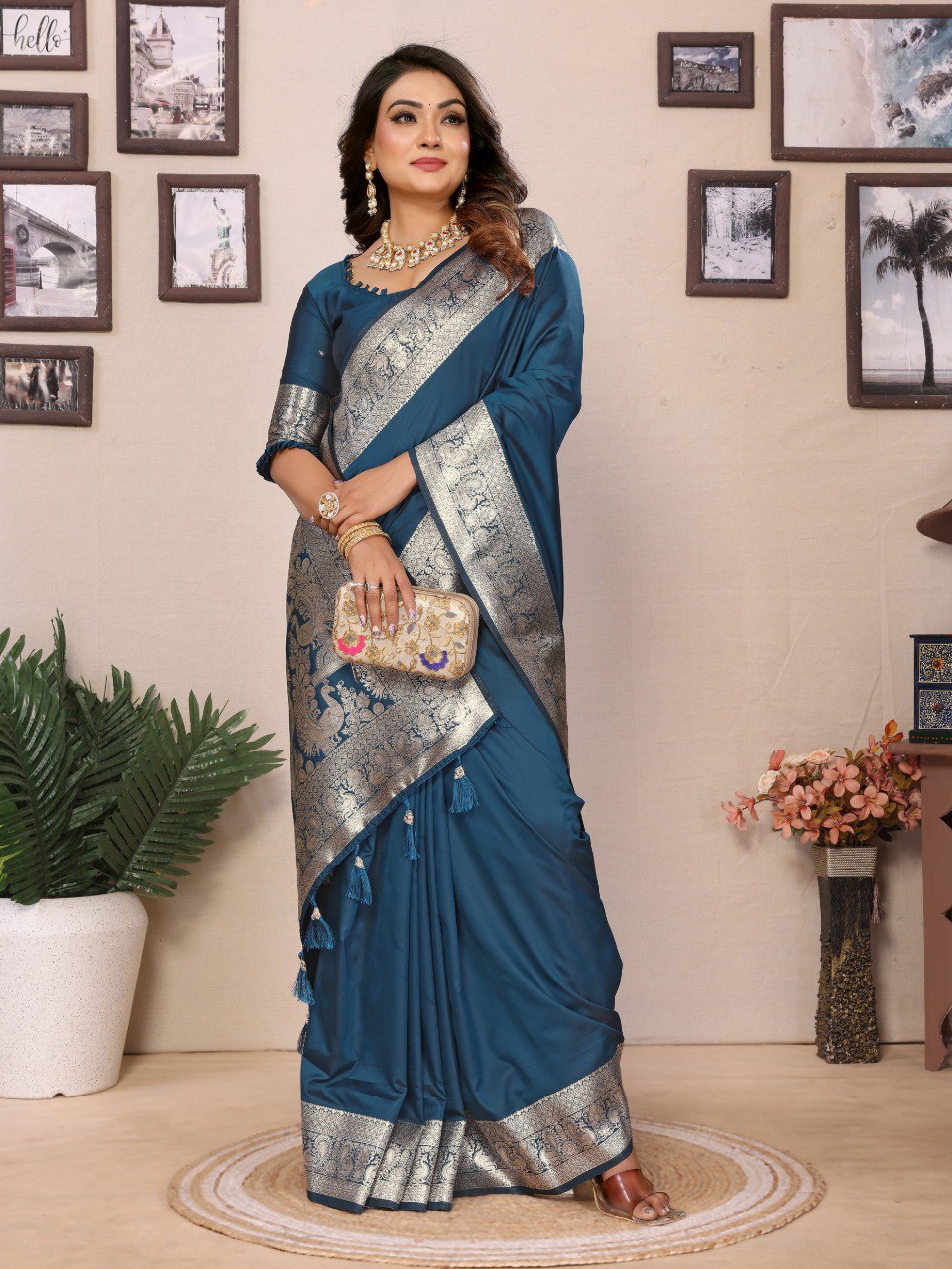 Glorious Pink Banarasi Silk Weaving Saree