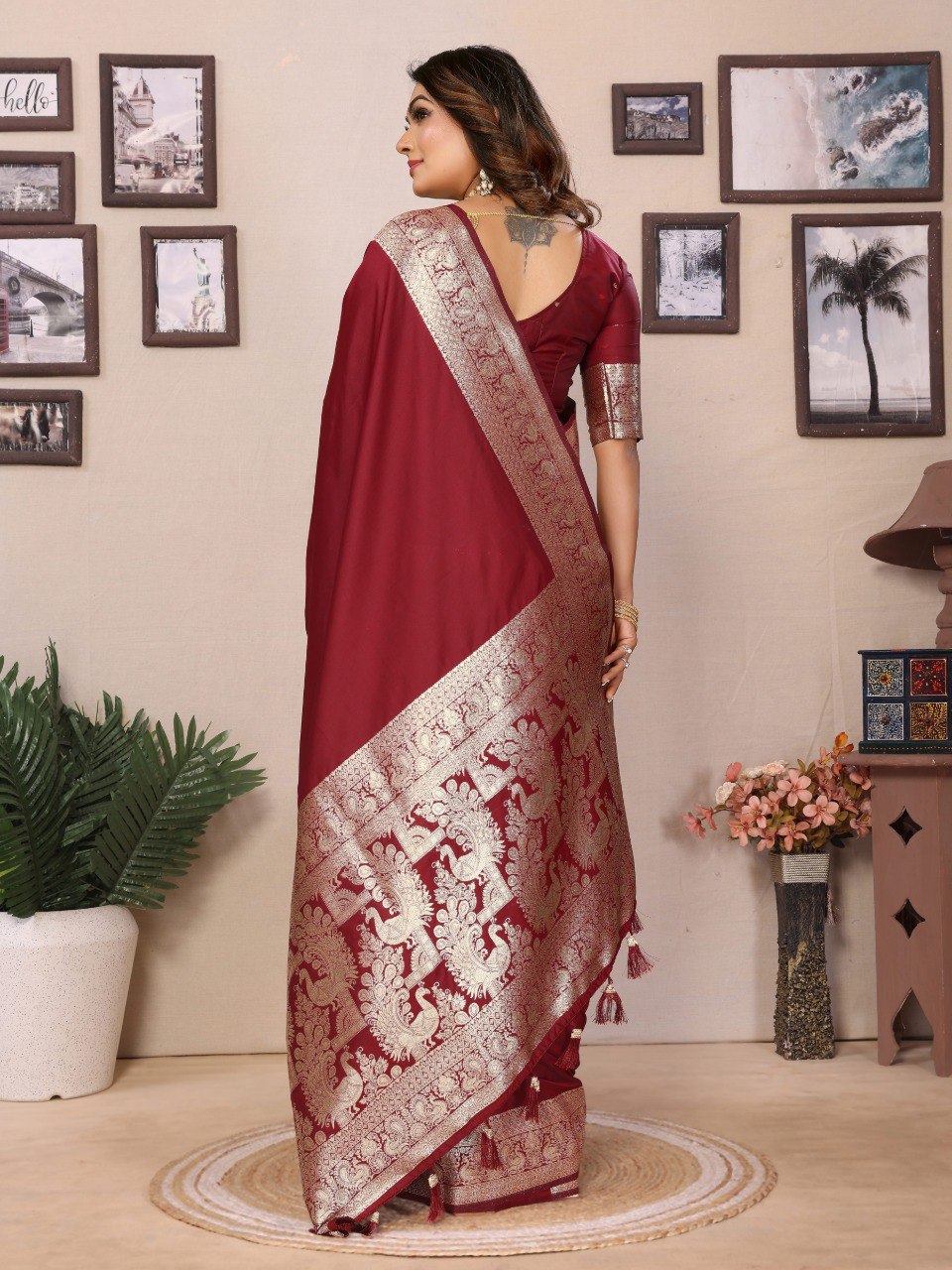 Glorious Pink Banarasi Silk Weaving Saree